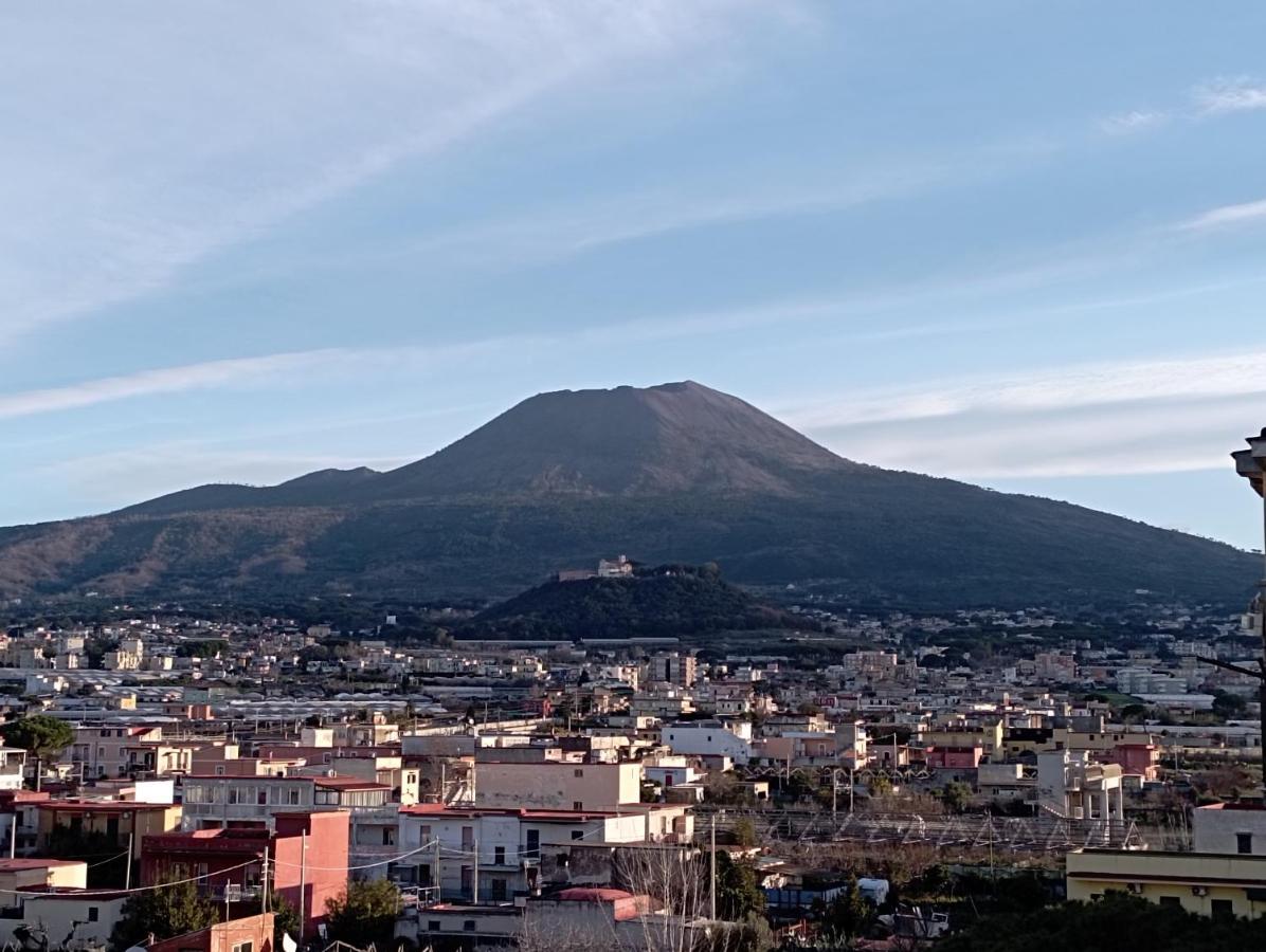 Casa Ingam - Mini Appartamento Sul Litorale Di Torre Del Greco Bagian luar foto